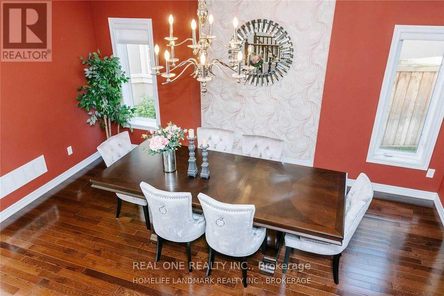 2339 Millstone Drive, Oakville, ON - Indoor Photo Showing Dining Room