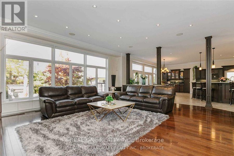 2339 Millstone Drive, Oakville, ON - Indoor Photo Showing Living Room