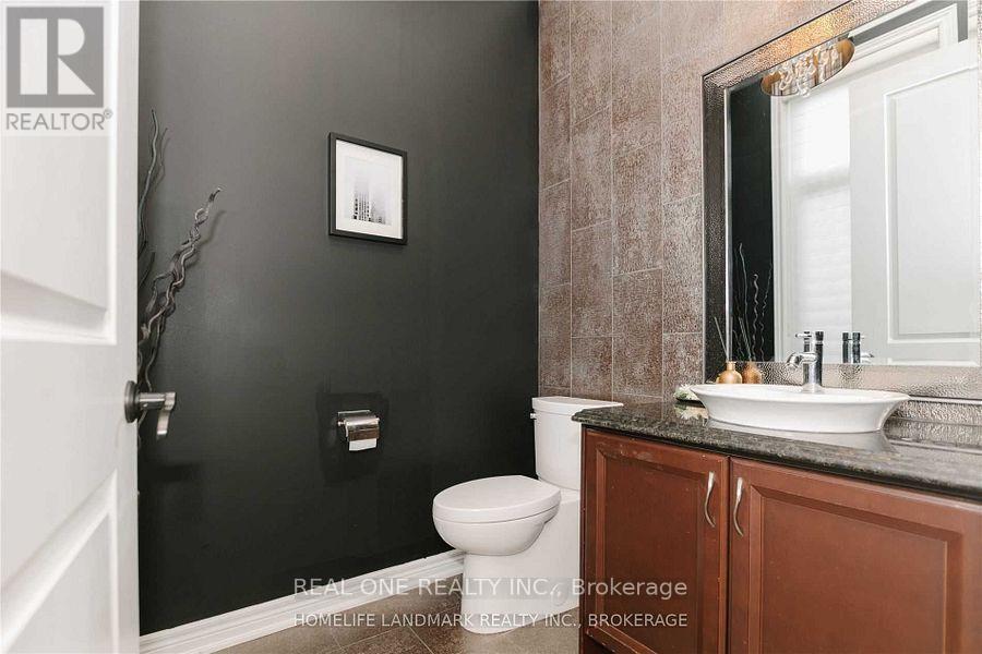 2339 Millstone Drive, Oakville, ON - Indoor Photo Showing Bathroom