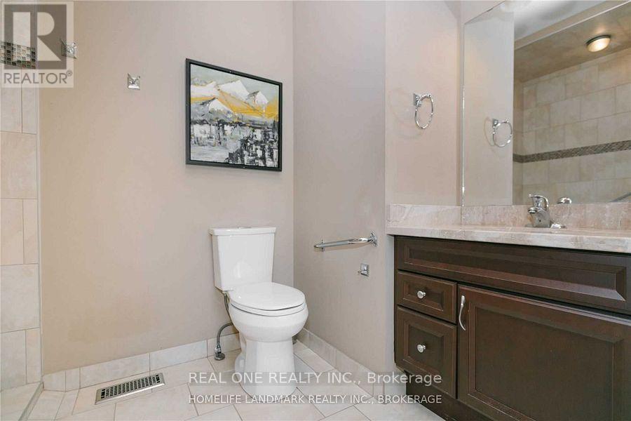 2339 Millstone Drive, Oakville, ON - Indoor Photo Showing Bathroom