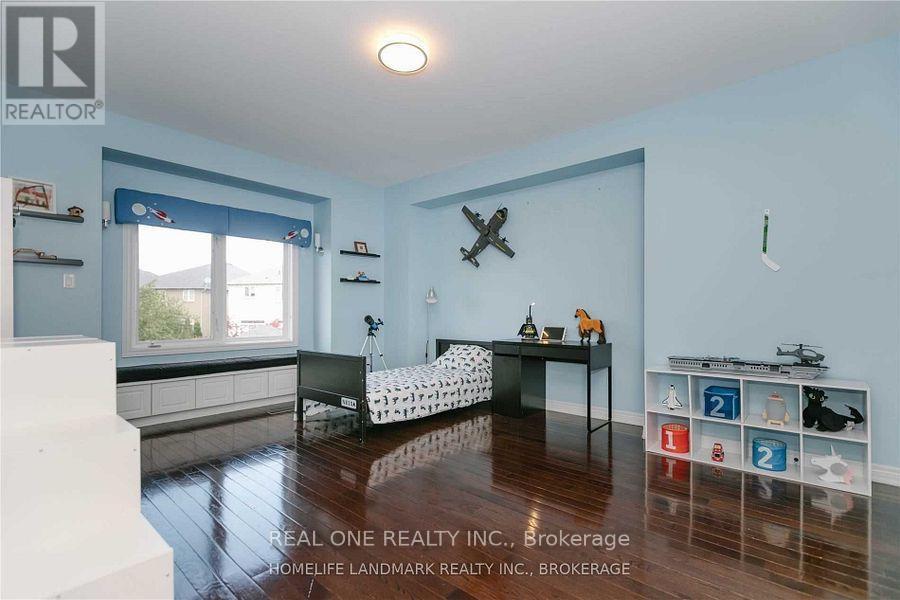 2339 Millstone Drive, Oakville, ON - Indoor Photo Showing Bedroom