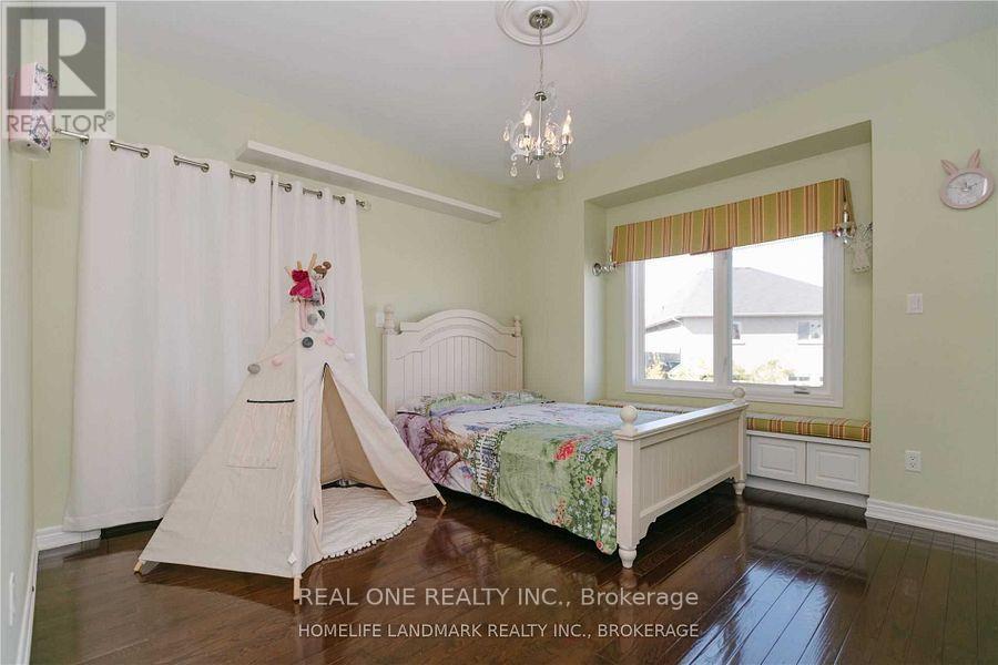 2339 Millstone Drive, Oakville, ON - Indoor Photo Showing Bedroom