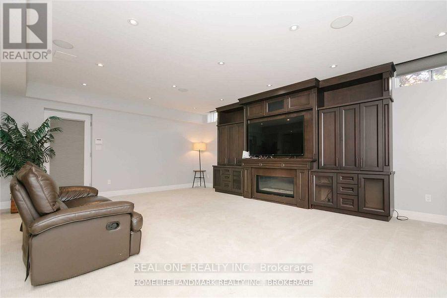 2339 Millstone Drive, Oakville, ON - Indoor