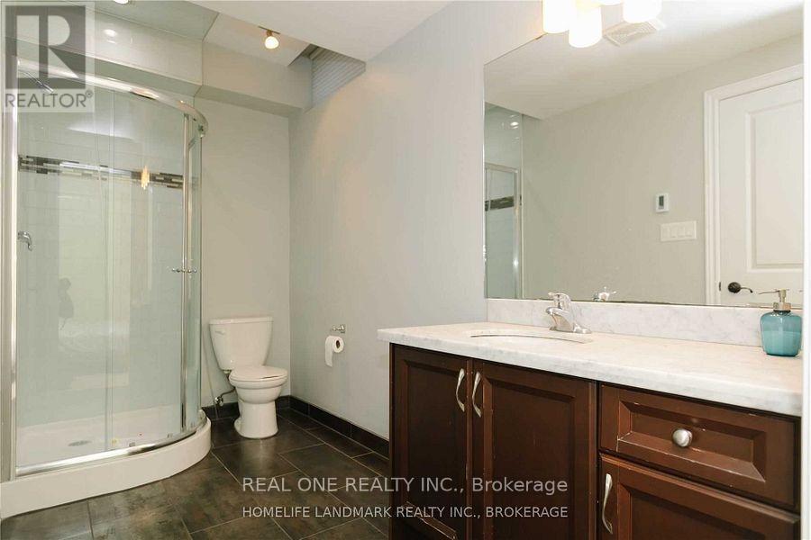 2339 Millstone Drive, Oakville, ON - Indoor Photo Showing Bathroom