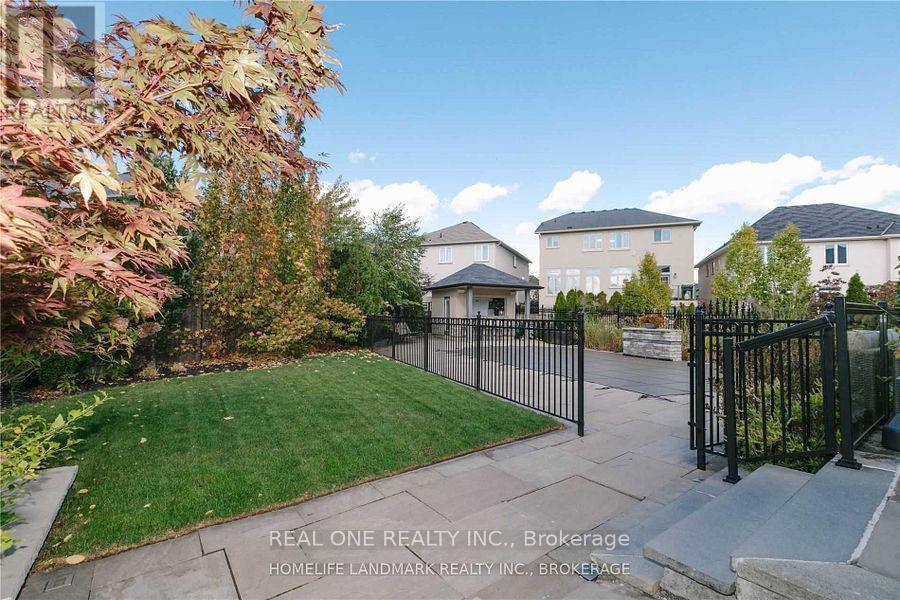 2339 Millstone Drive, Oakville, ON - Outdoor