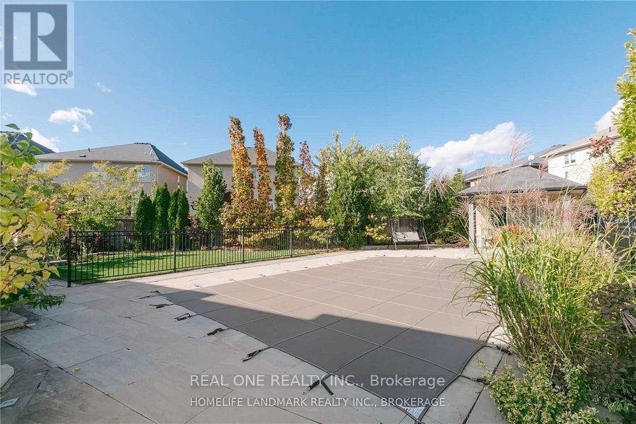 2339 Millstone Drive, Oakville, ON - Outdoor