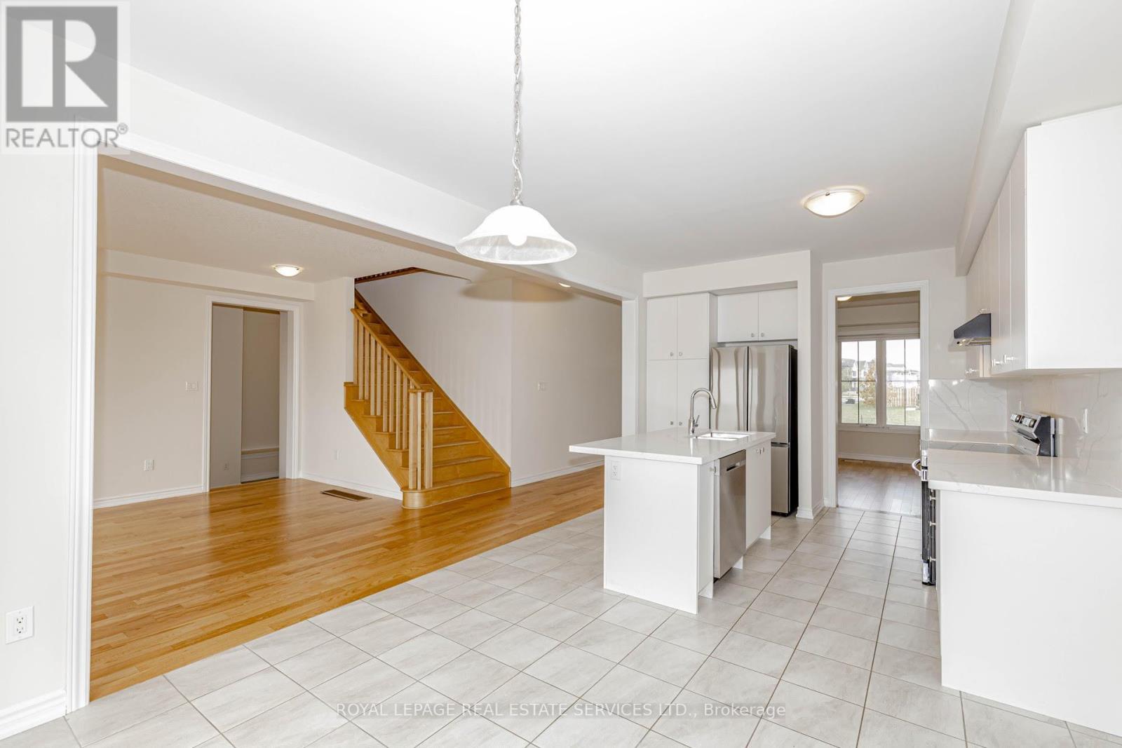 96 Explorer Way W, Thorold, ON - Indoor Photo Showing Kitchen