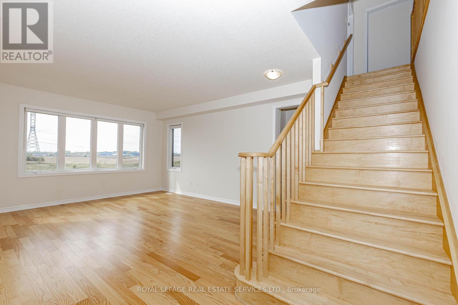 96 Explorer Way W, Thorold, ON - Indoor Photo Showing Other Room