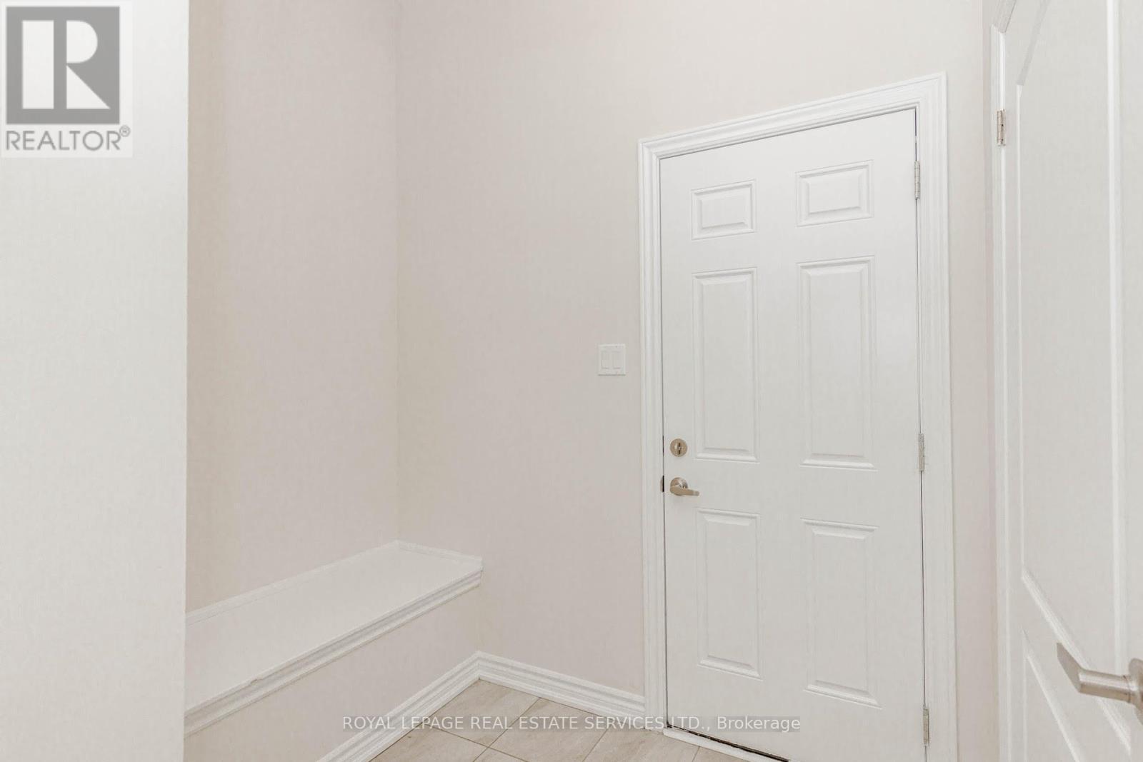 96 Explorer Way W, Thorold, ON - Indoor Photo Showing Other Room