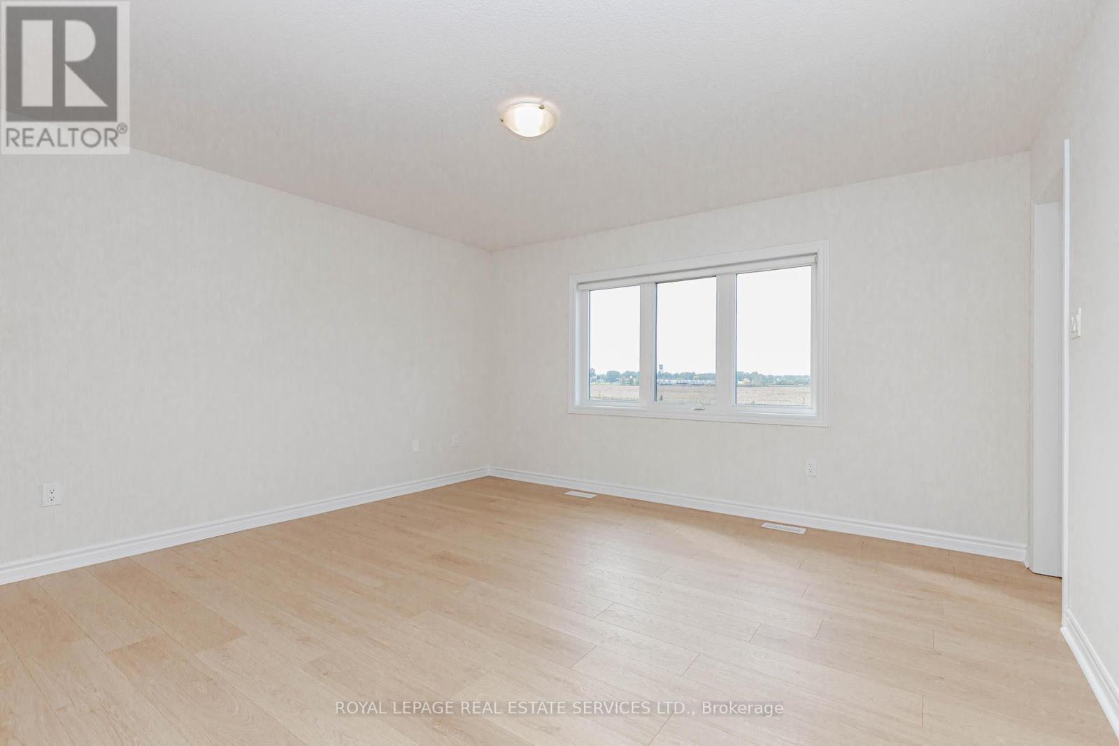 96 Explorer Way W, Thorold, ON - Indoor Photo Showing Other Room