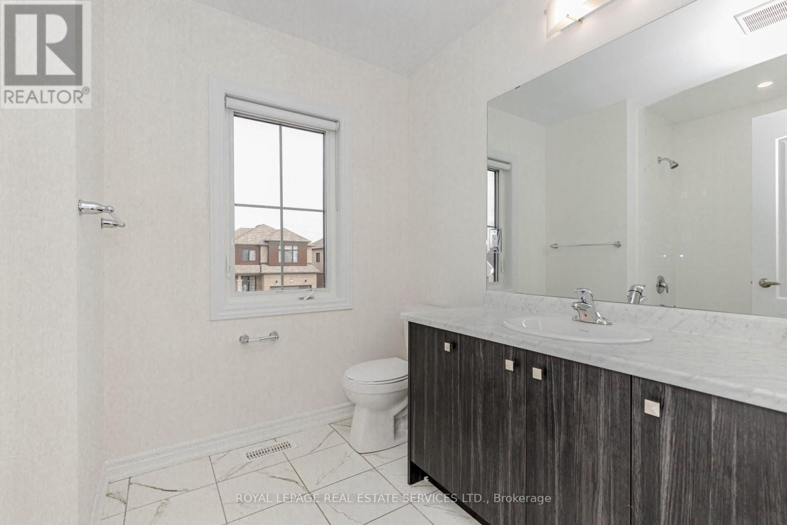 96 Explorer Way W, Thorold, ON - Indoor Photo Showing Bathroom