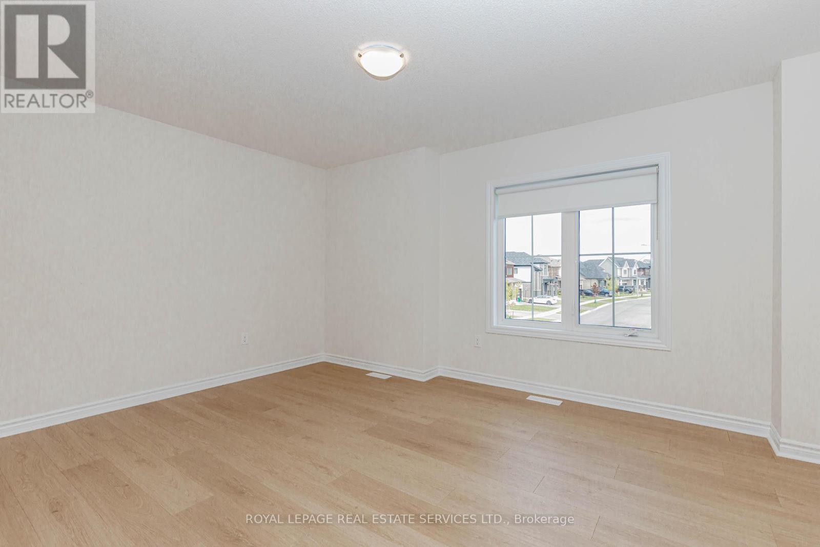 96 Explorer Way W, Thorold, ON - Indoor Photo Showing Other Room