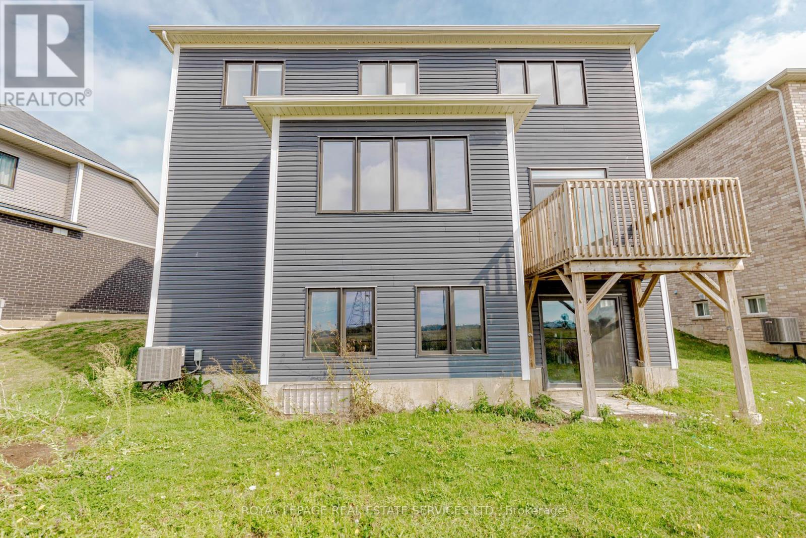 96 Explorer Way W, Thorold, ON - Outdoor