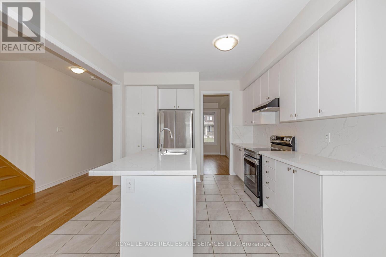 96 Explorer Way W, Thorold, ON - Indoor Photo Showing Kitchen