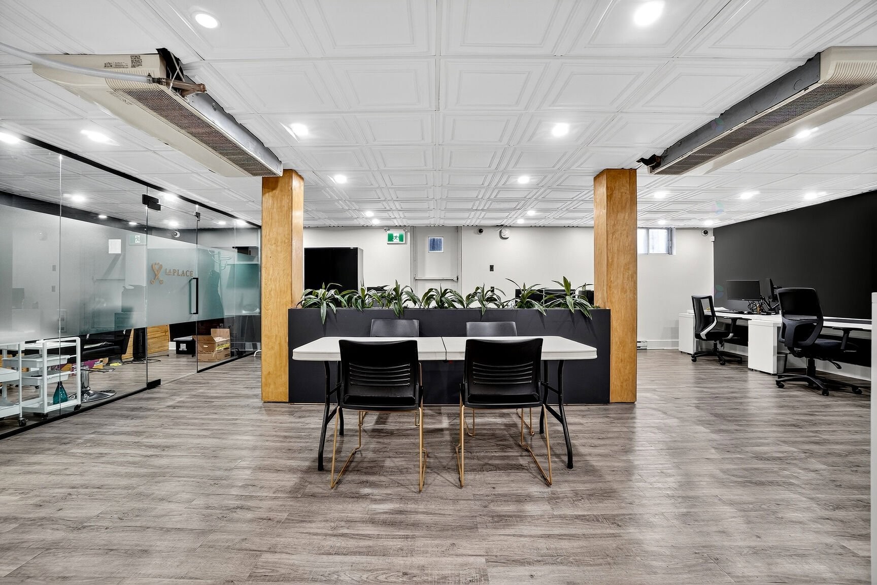 Bureau - 2B Rue Grenon O., Laval (Pont-Viau), QC - Indoor