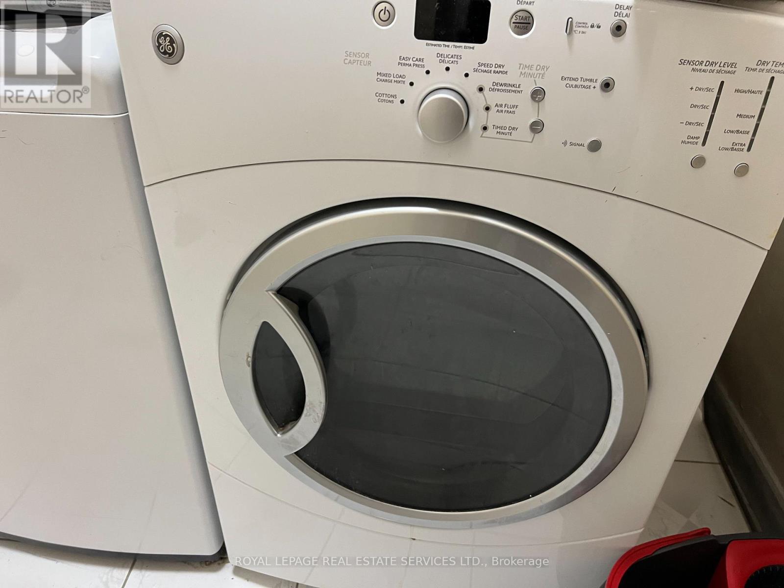 14 Songsparrow Drive S, Brampton, ON - Indoor Photo Showing Laundry Room