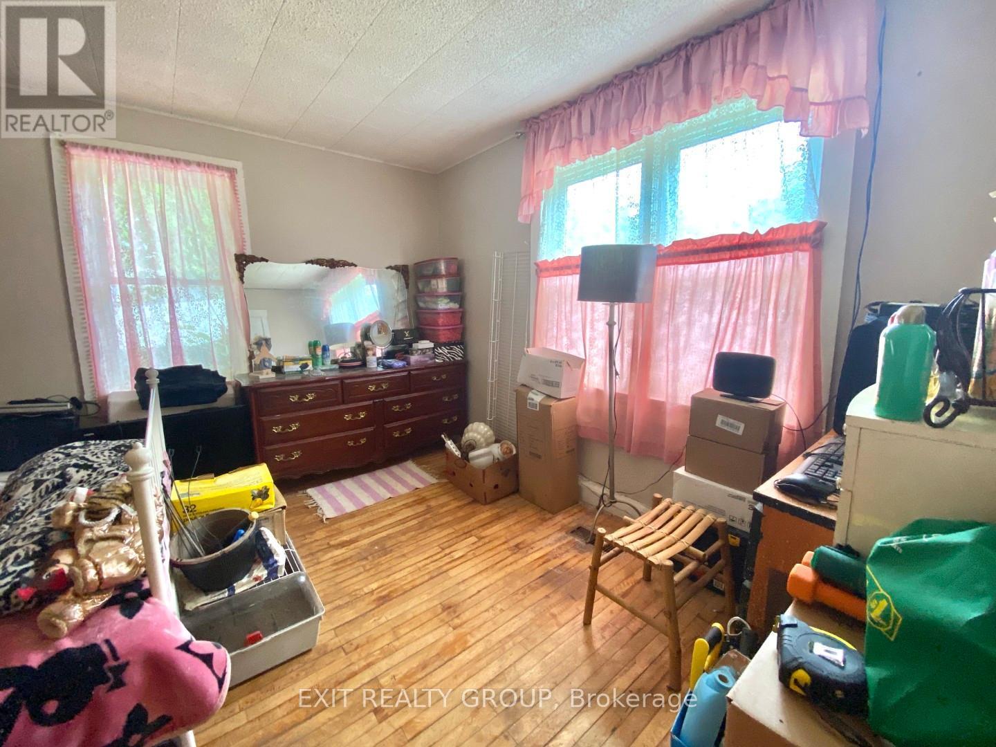 33 Glastonbury Road, Addington Highlands (Addington Highlands), ON - Indoor Photo Showing Bedroom