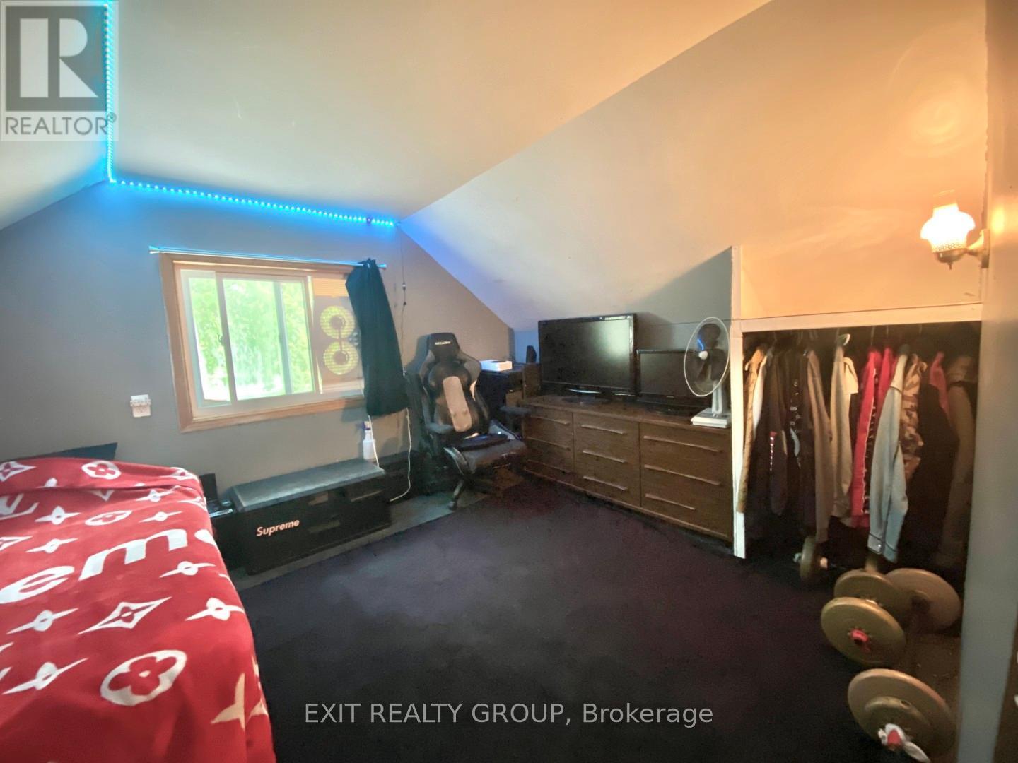 33 Glastonbury Road, Addington Highlands (Addington Highlands), ON - Indoor Photo Showing Bedroom