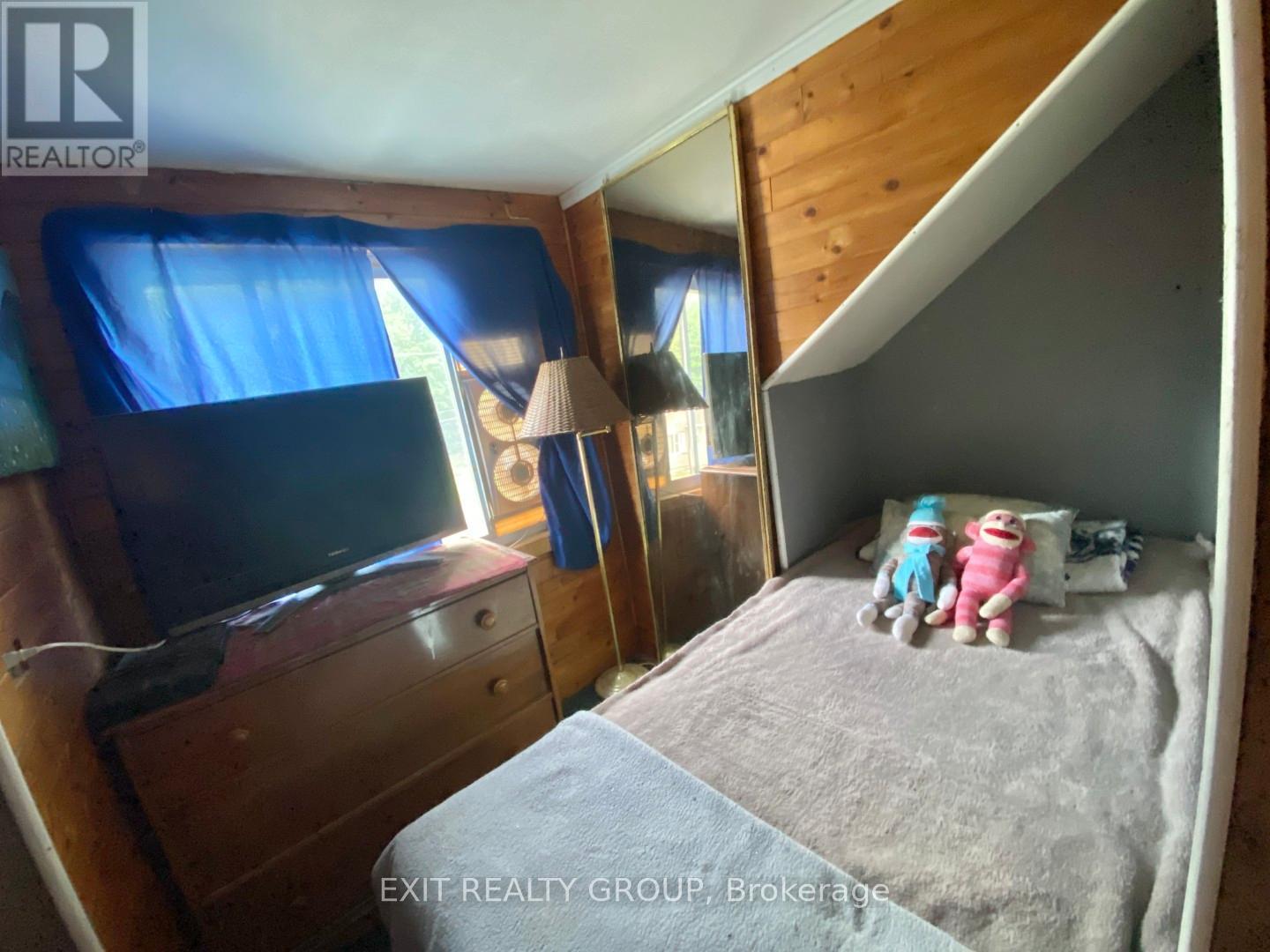 33 Glastonbury Road, Addington Highlands (Addington Highlands), ON - Indoor Photo Showing Bedroom