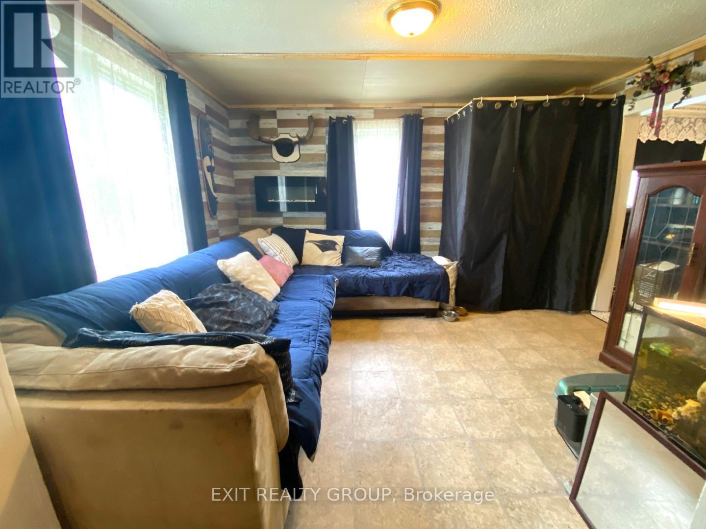 33 Glastonbury Road, Addington Highlands (Addington Highlands), ON - Indoor