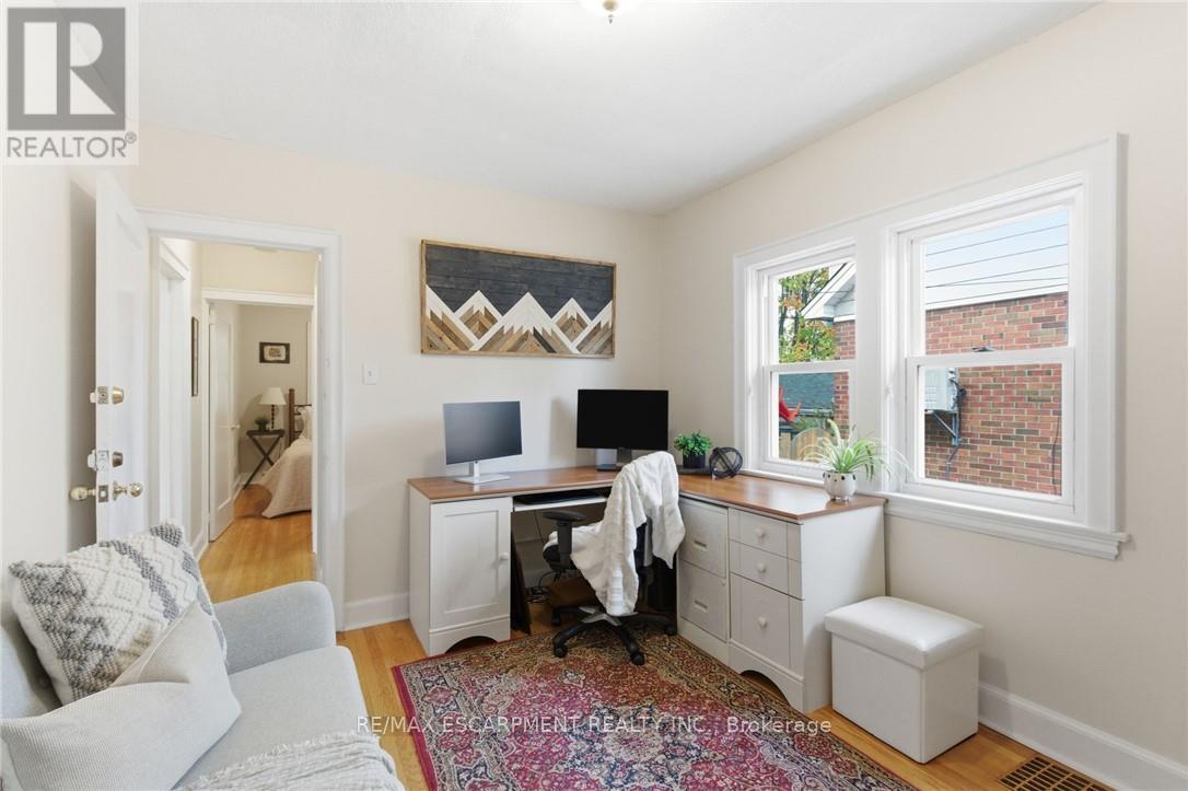 76 East 15Th Street, Hamilton, ON - Indoor Photo Showing Office