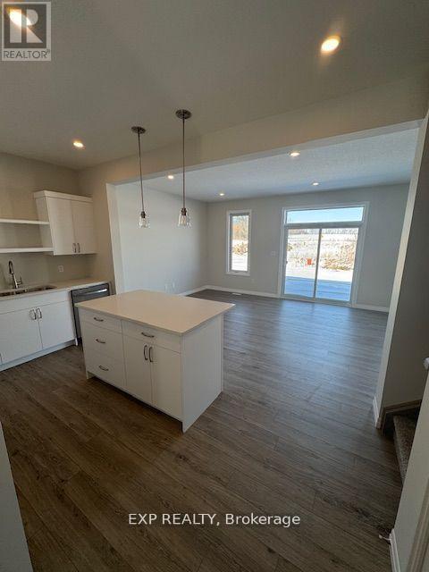 50 Canary Street, Tillsonburg, ON - Indoor