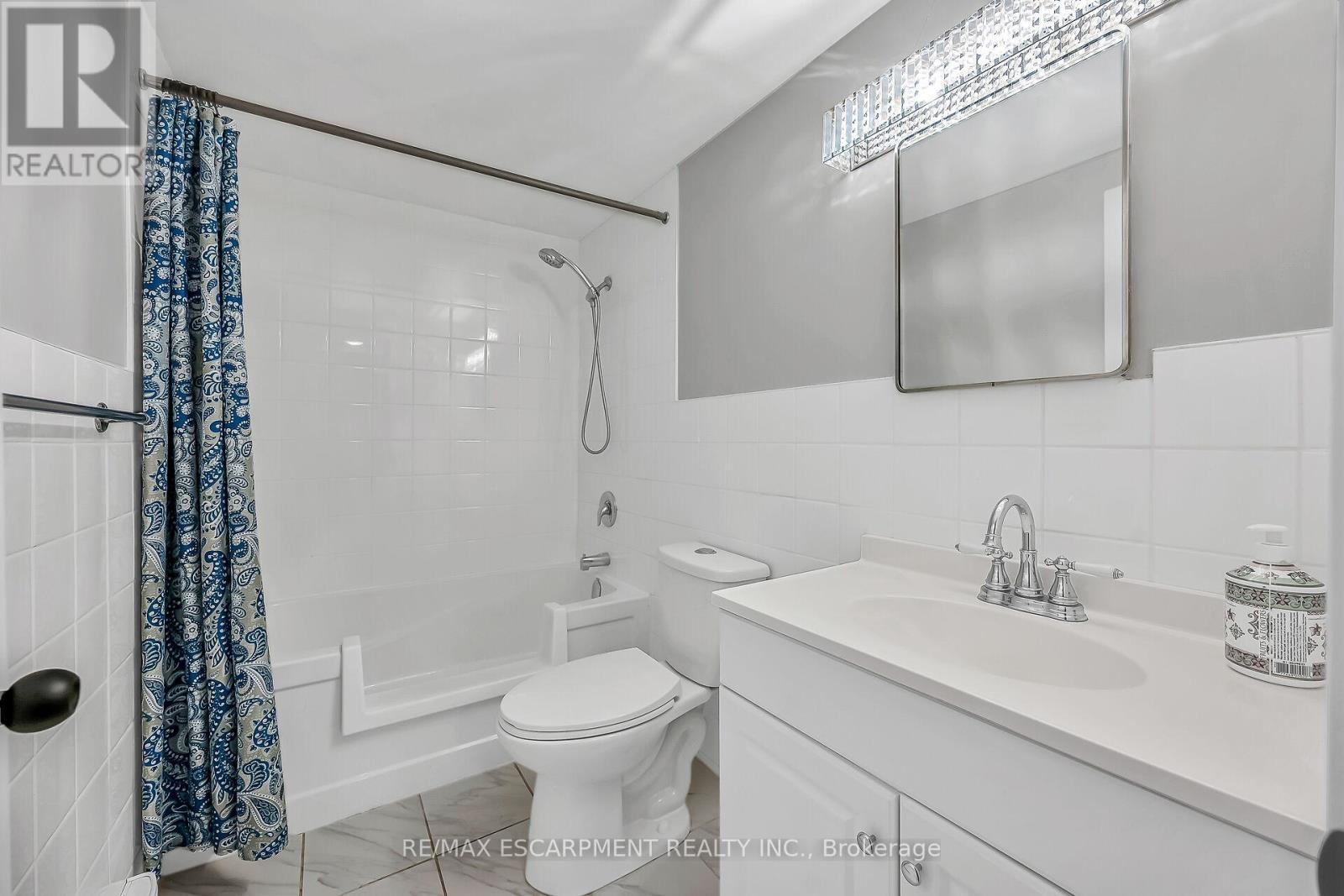 103 - 11 Woodman Drive S, Hamilton, ON - Indoor Photo Showing Bathroom