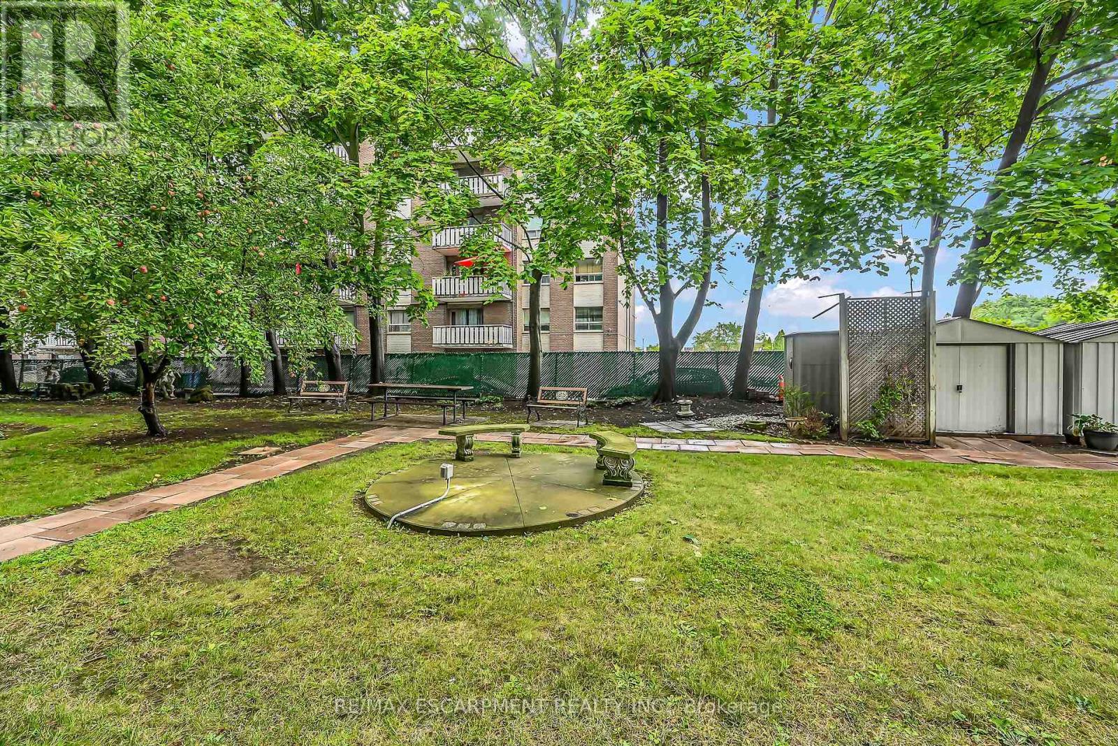 103 - 11 Woodman Drive S, Hamilton, ON - Outdoor