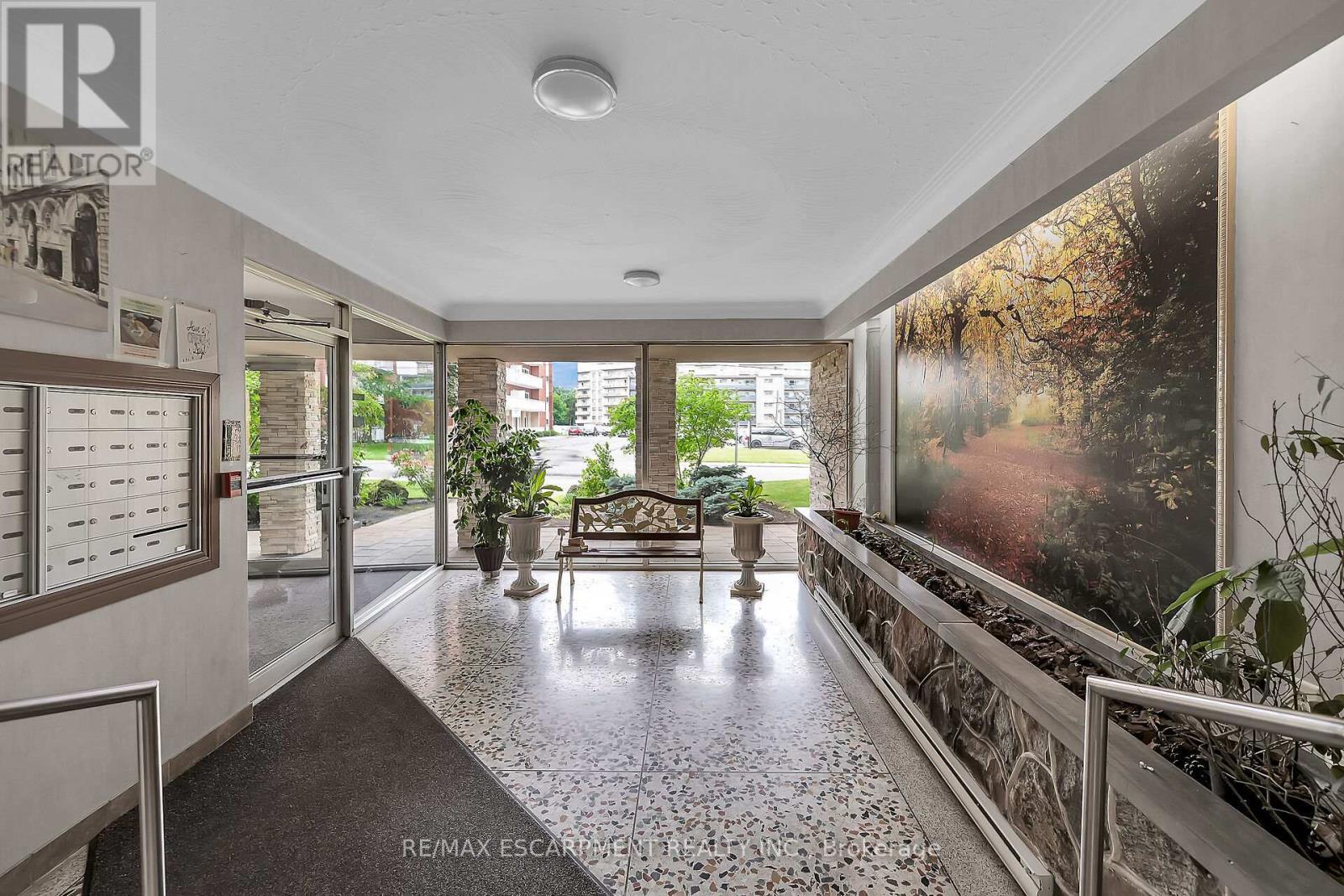 103 - 11 Woodman Drive S, Hamilton, ON - Indoor Photo Showing Other Room