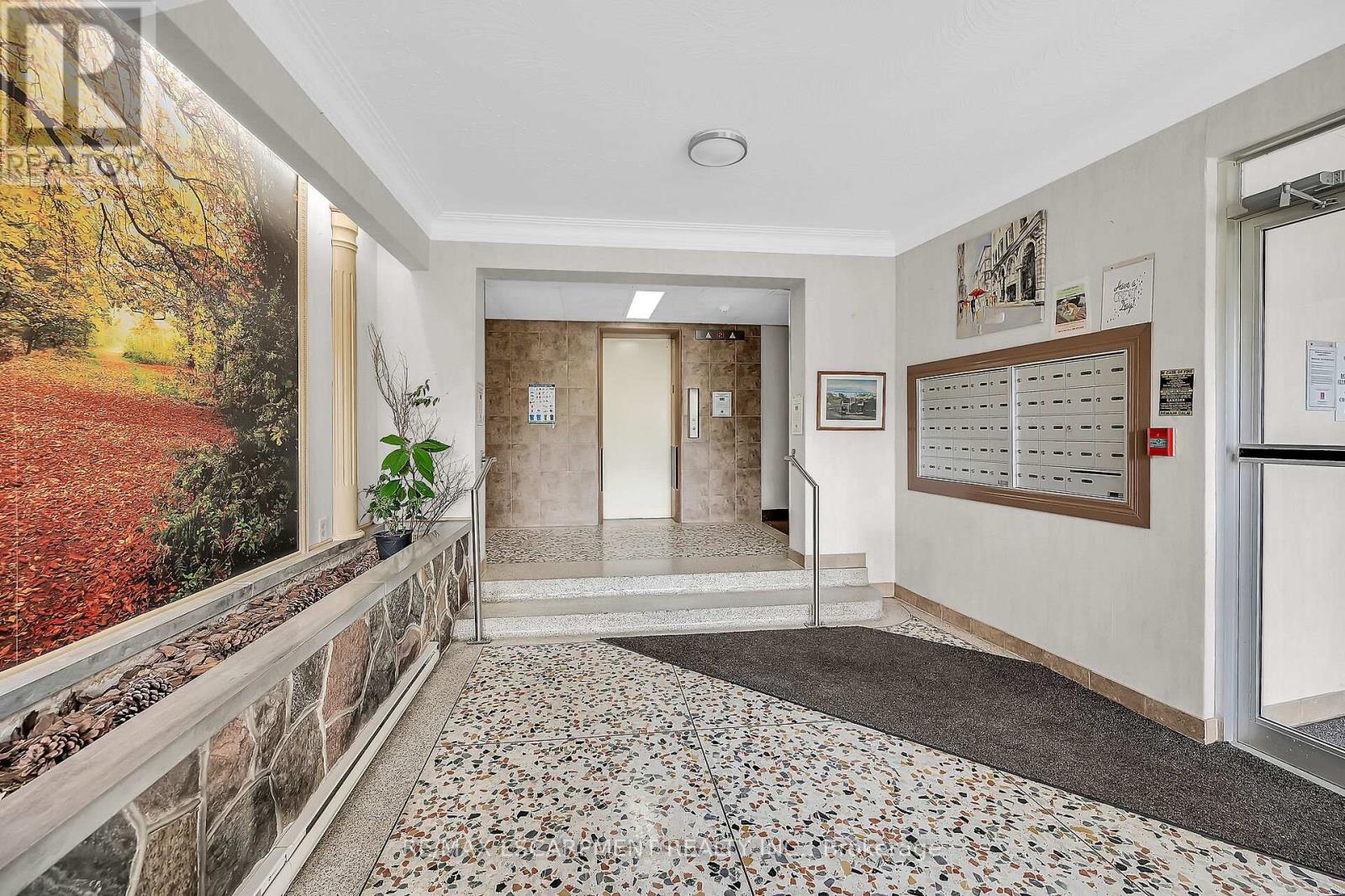 103 - 11 Woodman Drive S, Hamilton, ON - Indoor Photo Showing Other Room