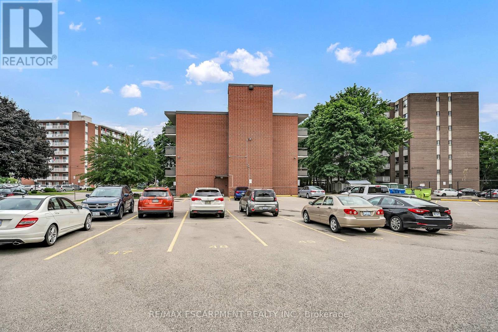 103 - 11 Woodman Drive S, Hamilton, ON - Outdoor