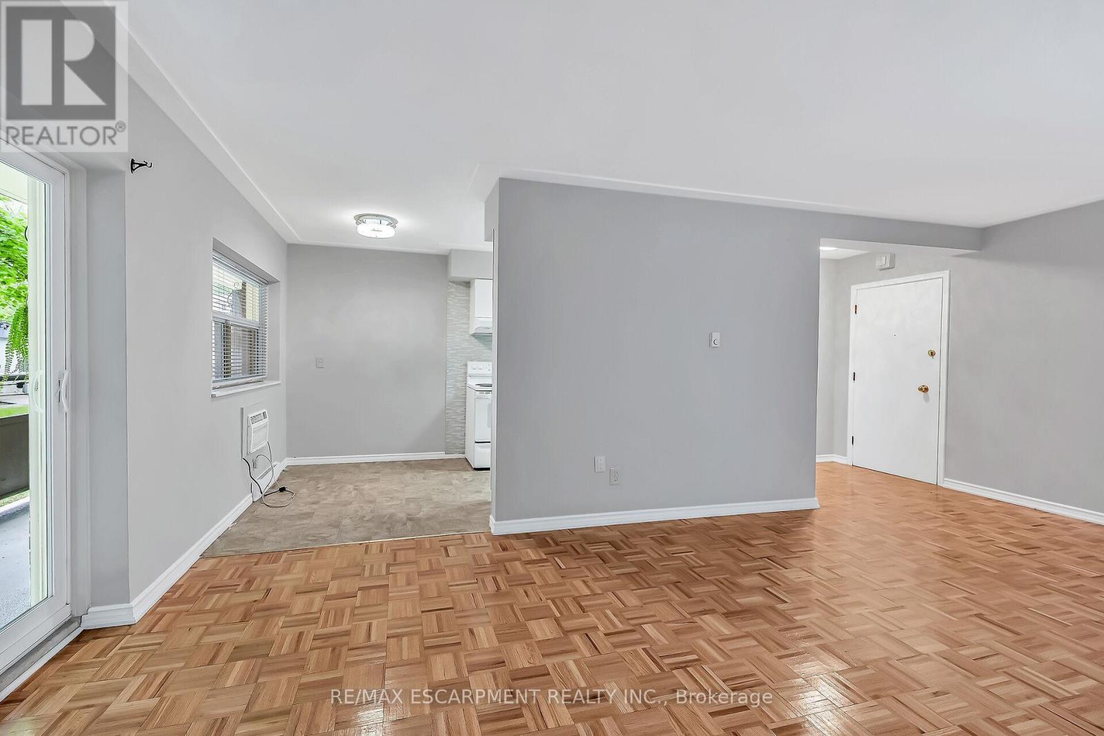 103 - 11 Woodman Drive S, Hamilton, ON - Indoor Photo Showing Other Room