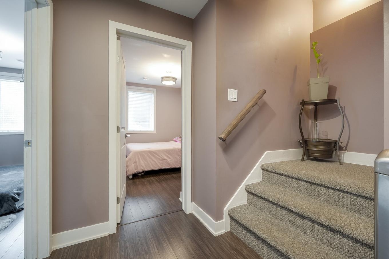 Hall - 75 Av. Des Frênes, Pointe-Claire, QC - Indoor Photo Showing Other Room