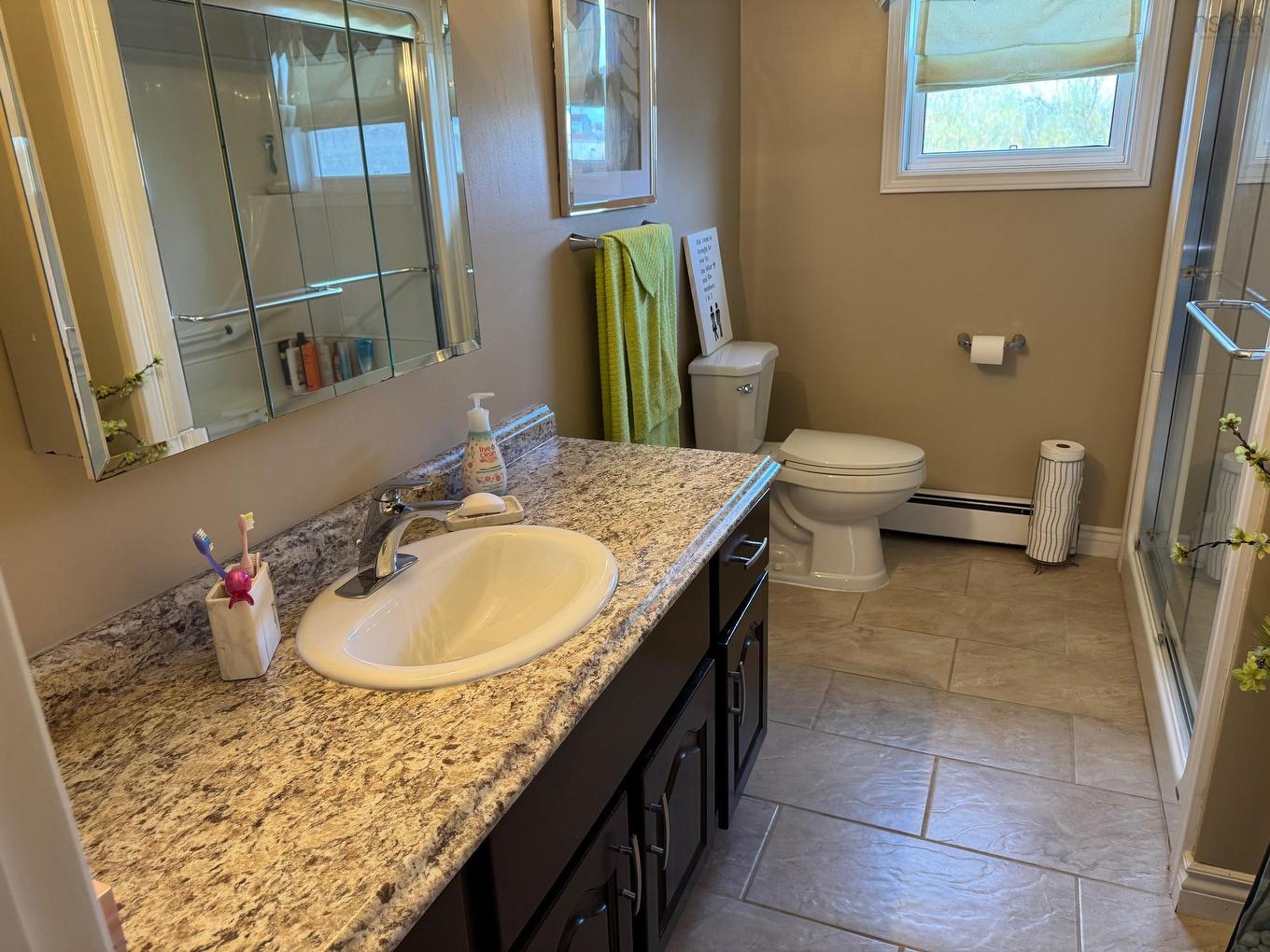 12 Lorway Street, Louisbourg, NS