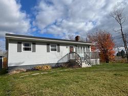 12 Lorway Street Louisbourg, NS B1C 2K1