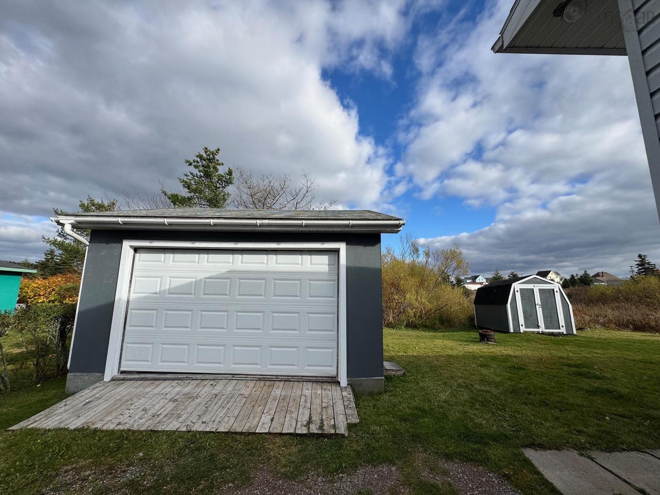 12 Lorway Street, Louisbourg, NS