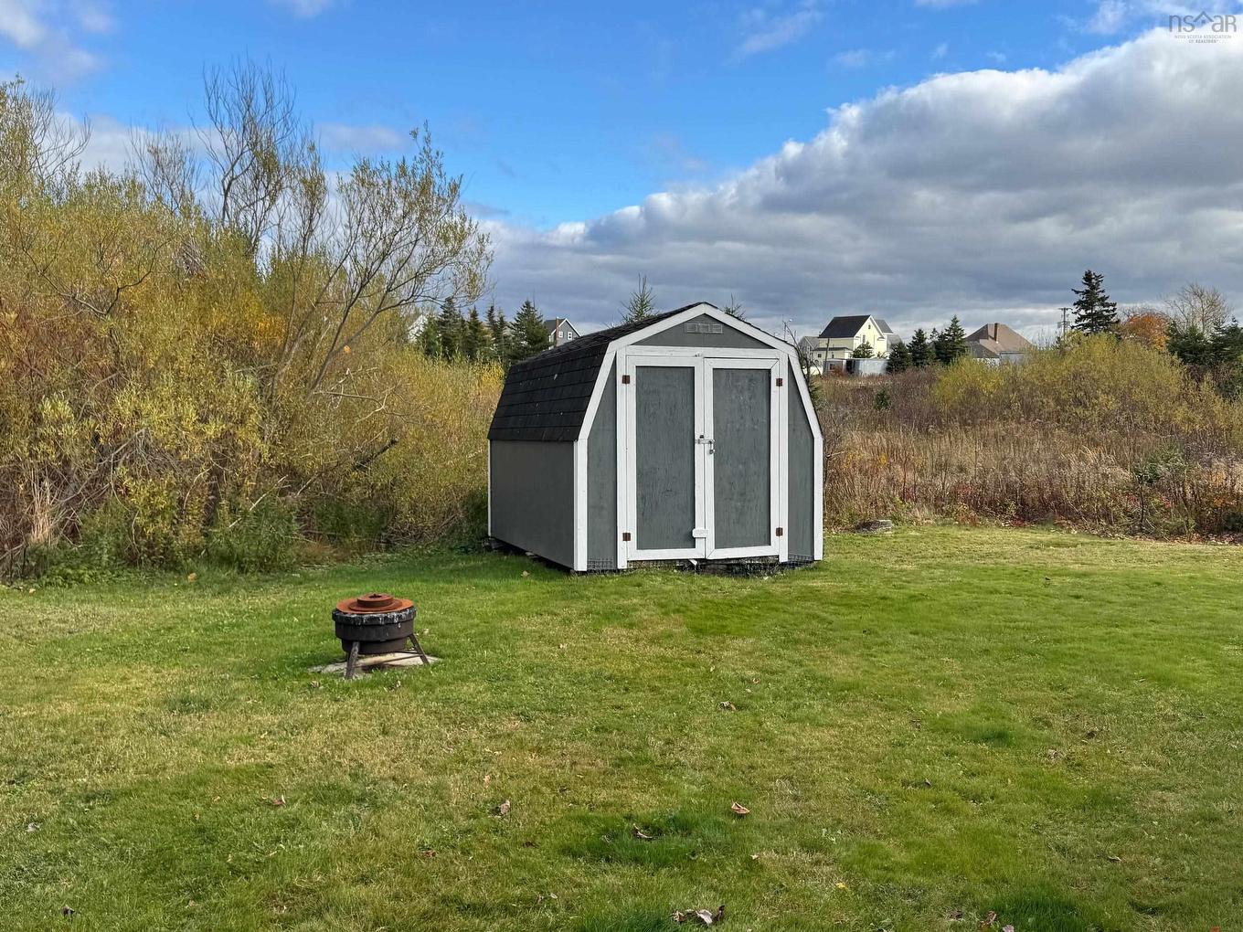 12 Lorway Street, Louisbourg, NS