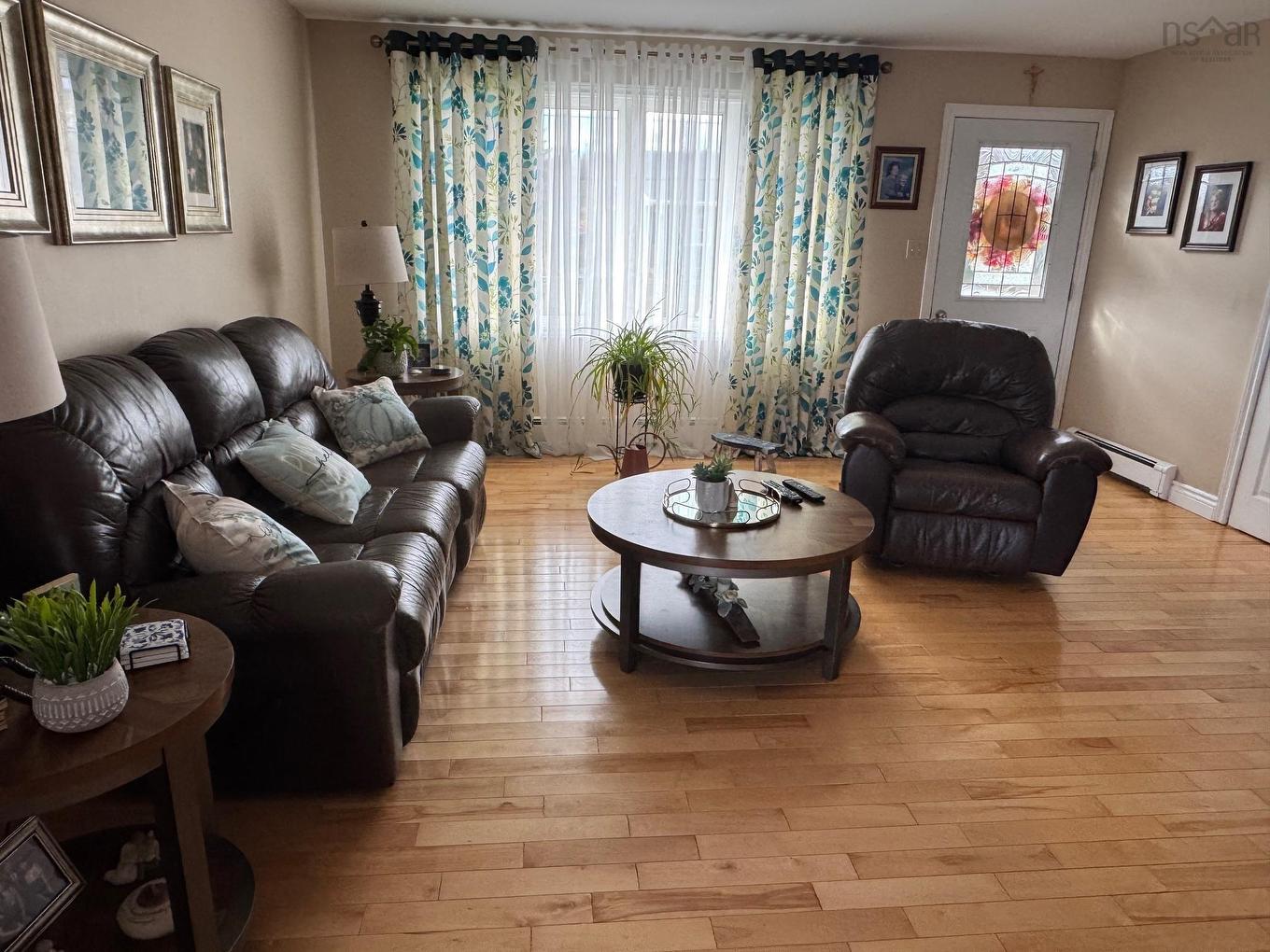 12 Lorway Street, Louisbourg, NS