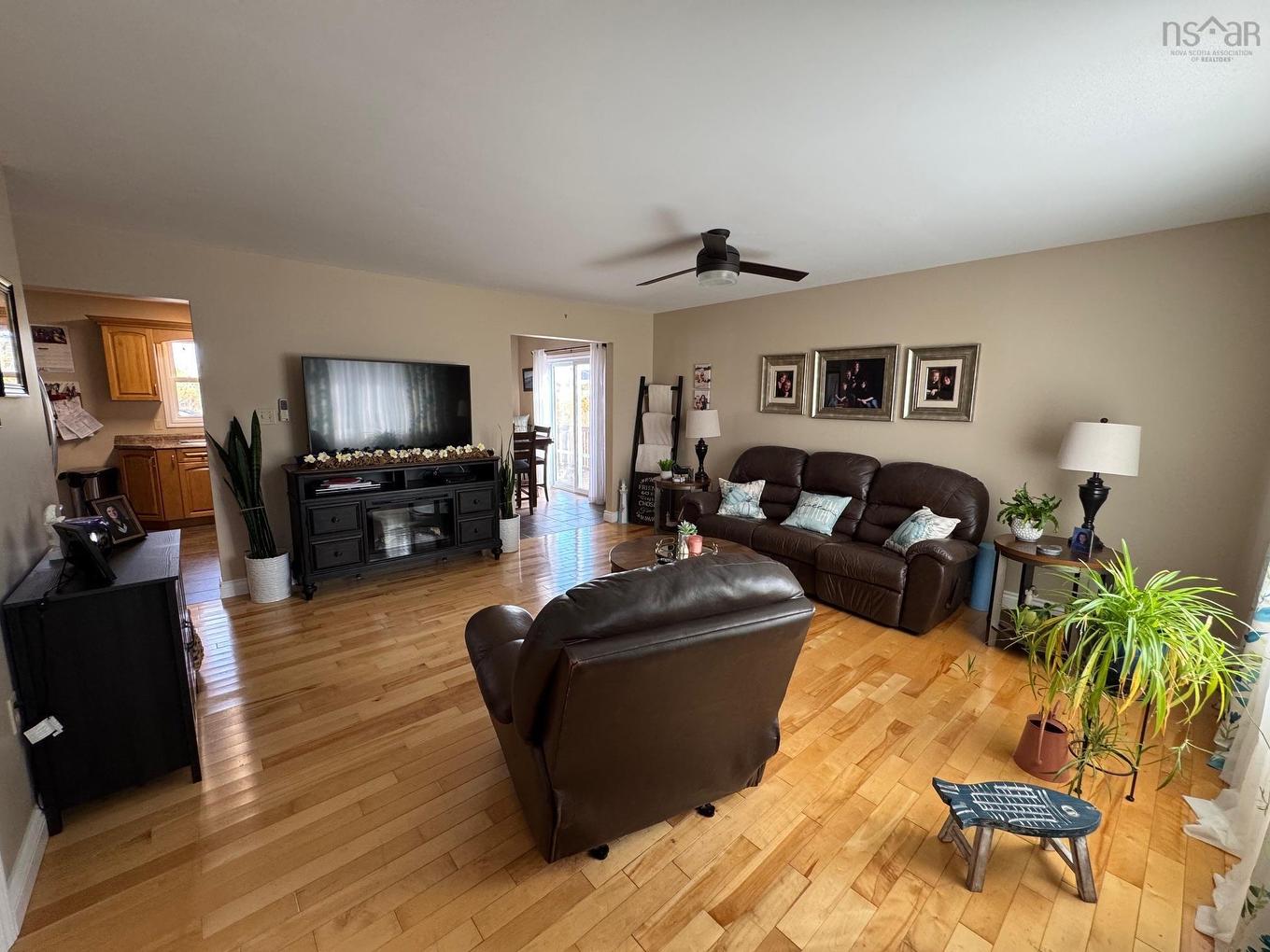 12 Lorway Street, Louisbourg, NS