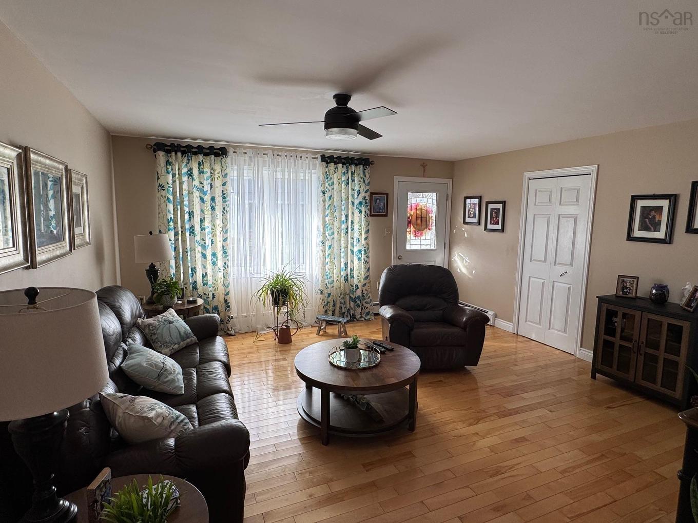 12 Lorway Street, Louisbourg, NS