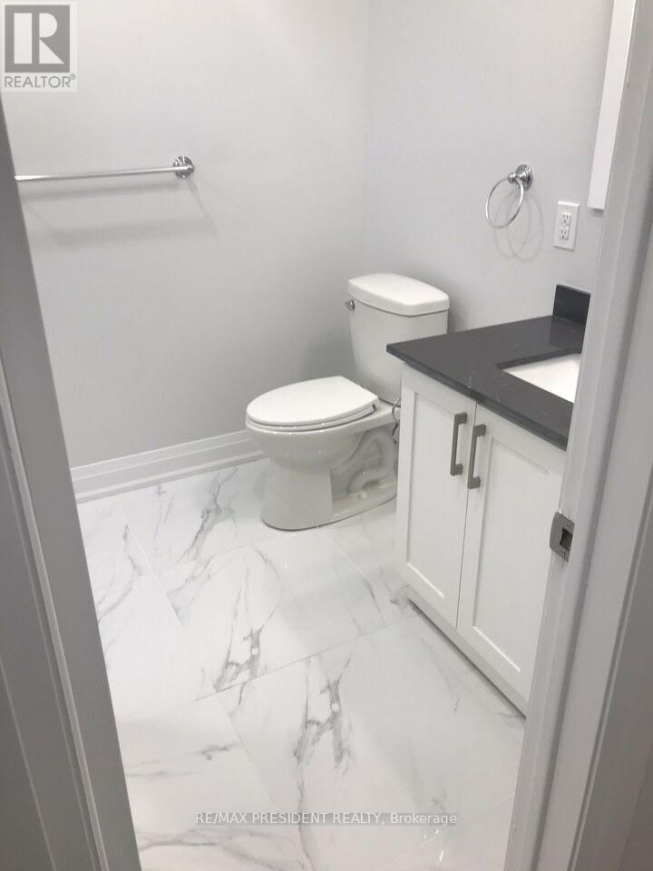 (Upper) - 12 Maitland Street, Brampton, ON - Indoor Photo Showing Bathroom