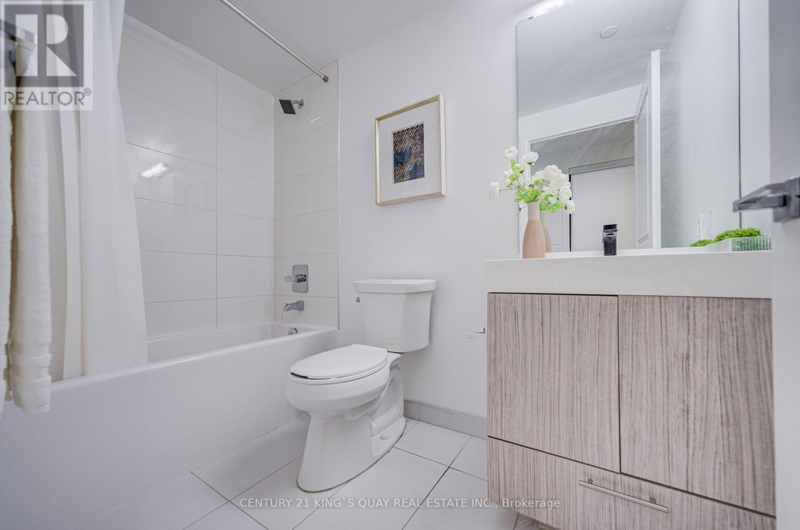 3105 - 251 Jarvis Street, Toronto, ON - Indoor Photo Showing Bathroom
