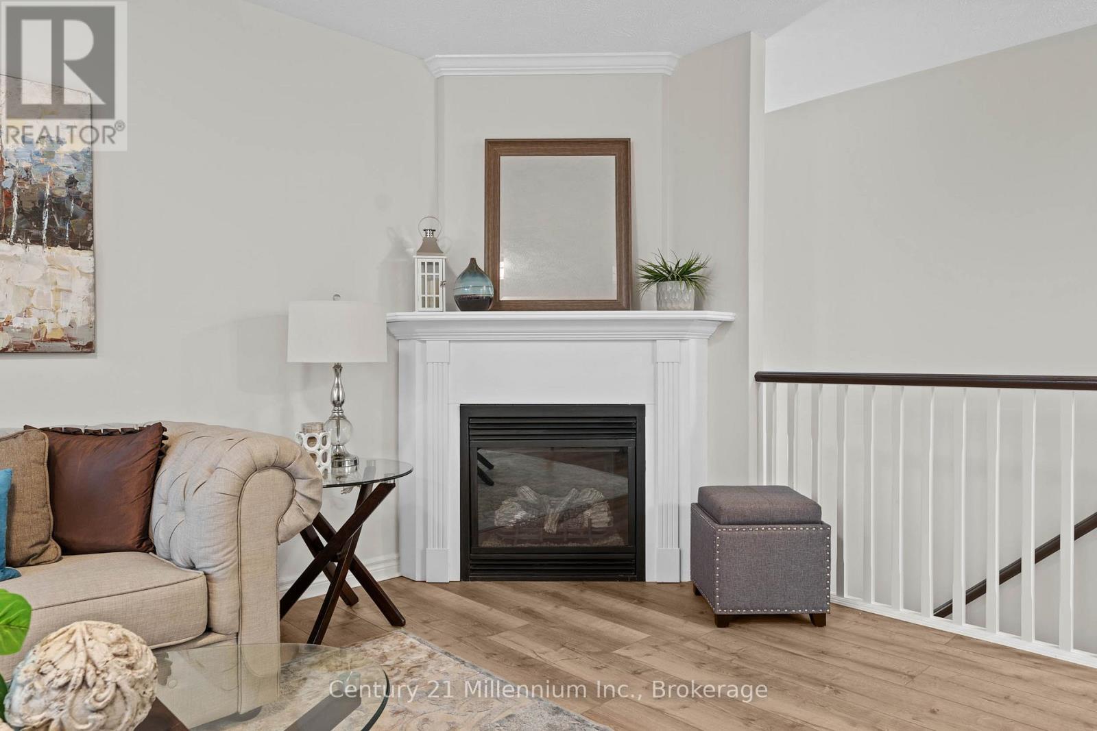 552 9Th Street 'A' Street E, Owen Sound, ON - Indoor Photo Showing Living Room With Fireplace