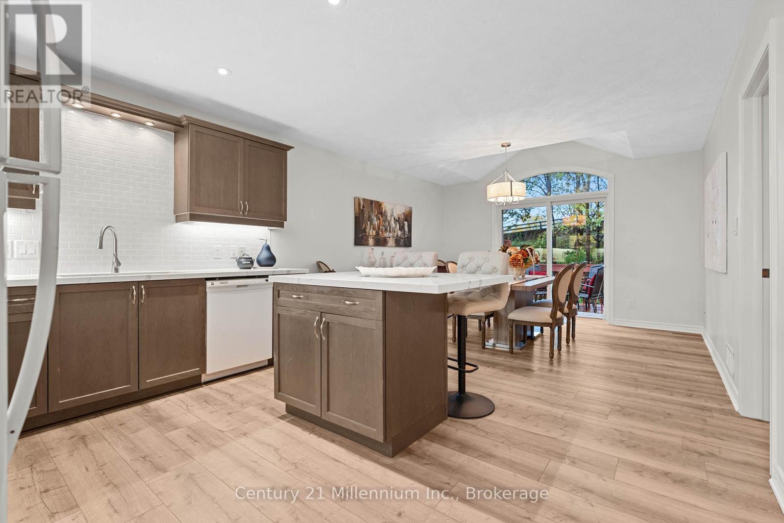 552 9Th Street 'A' Street E, Owen Sound, ON - Indoor Photo Showing Other Room