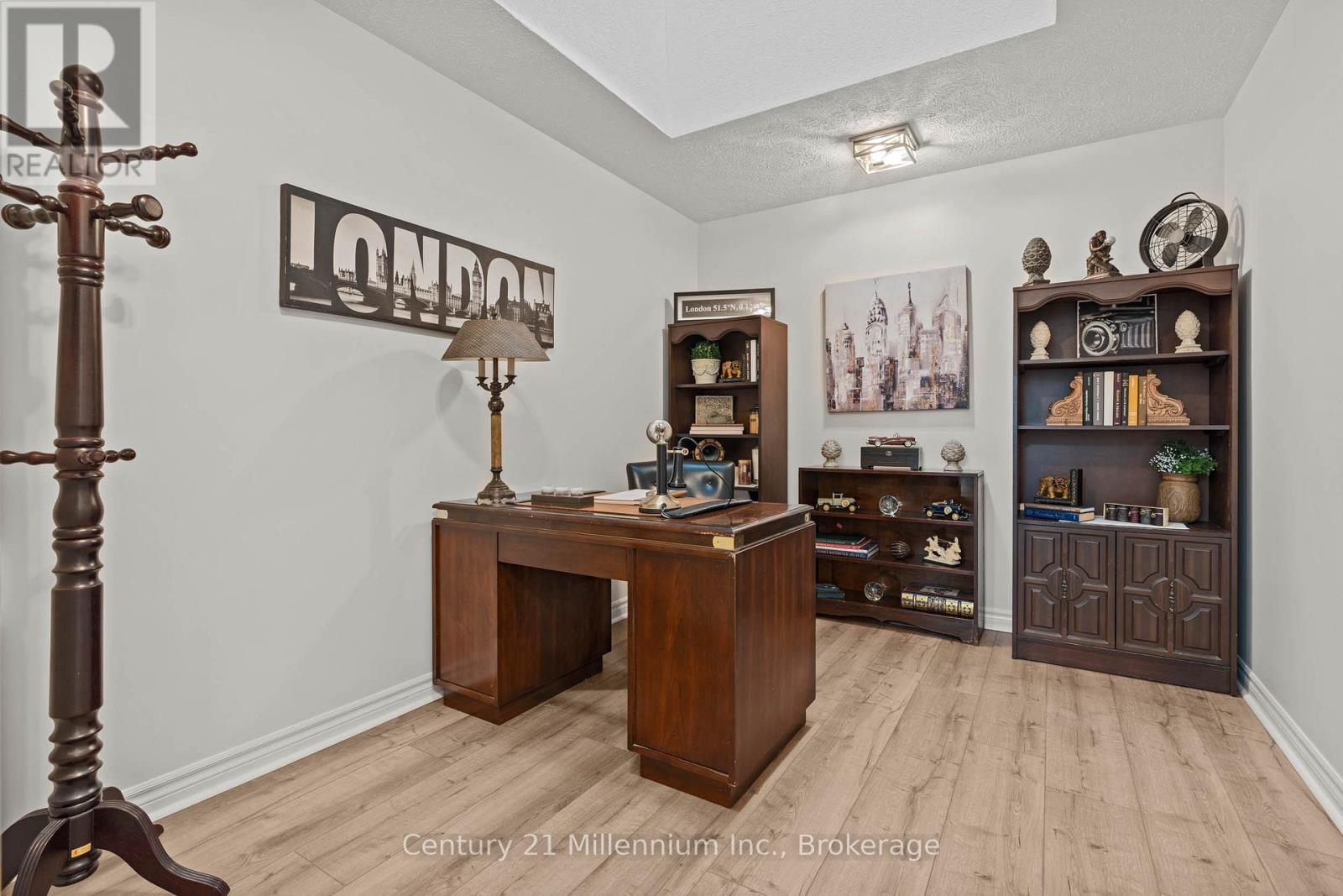 552 9Th Street 'A' Street E, Owen Sound, ON - Indoor Photo Showing Office