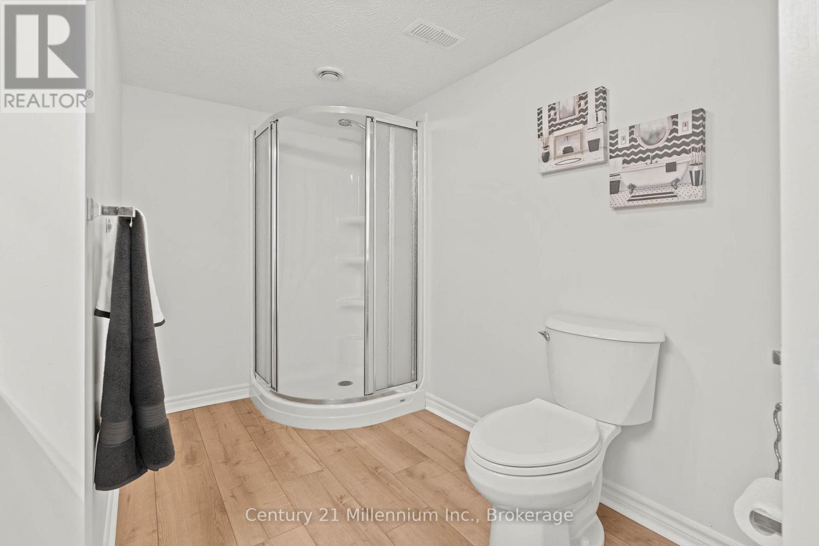 552 9Th Street 'A' Street E, Owen Sound, ON - Indoor Photo Showing Bathroom