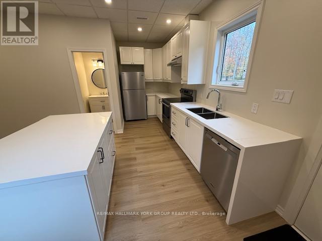 4795 19Th Side Road, King, ON - Indoor Photo Showing Kitchen With Double Sink
