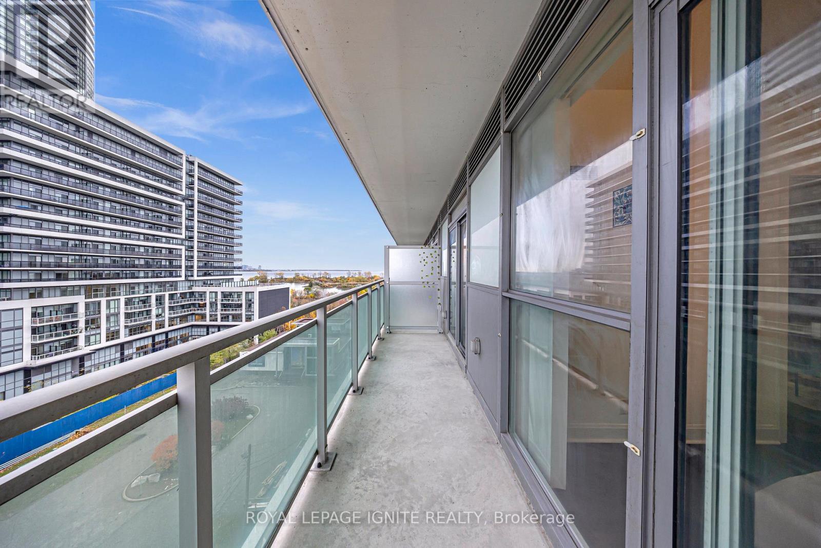 607 - 33 Shore Breeze Drive, Toronto, ON - Outdoor With Balcony With Exterior