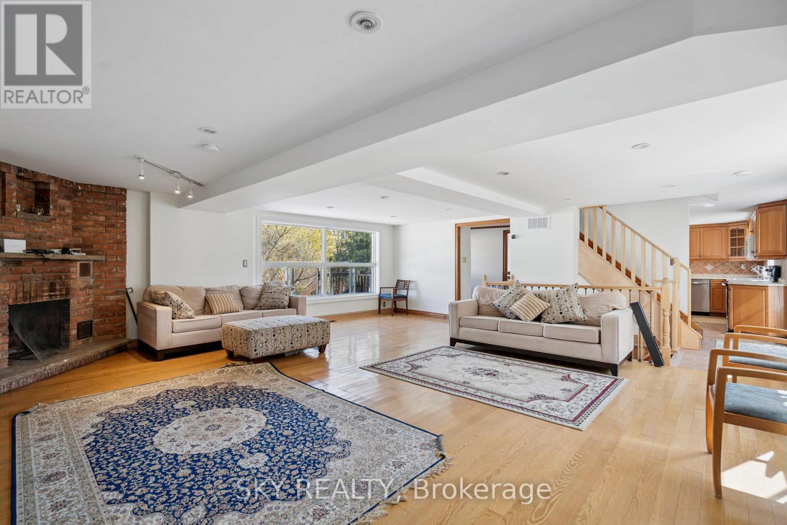 12478 5Th (Fifth) Line, Halton Hills, ON - Indoor Photo Showing Living Room With Fireplace