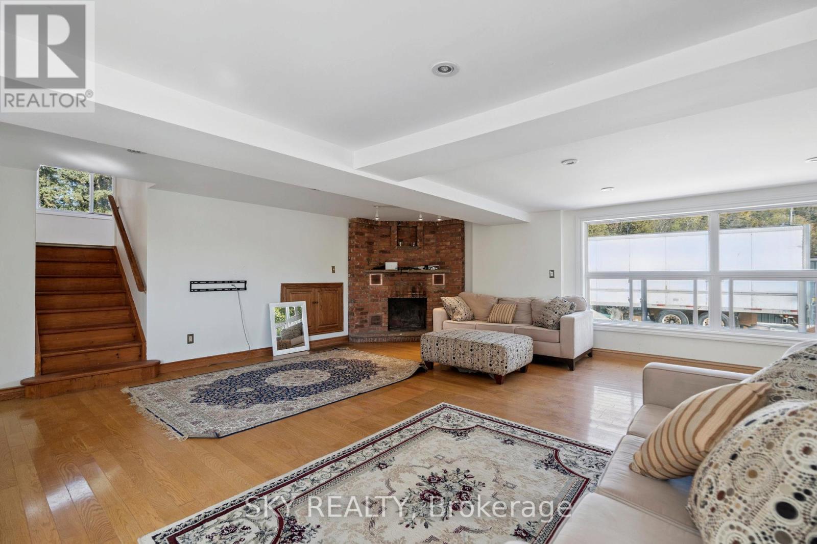 12478 5Th (Fifth) Line, Halton Hills, ON - Indoor Photo Showing Living Room With Fireplace